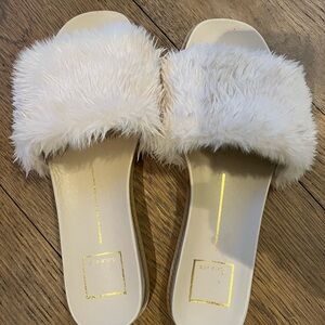 White Fluffy Fur Slippers with Open Toe Design